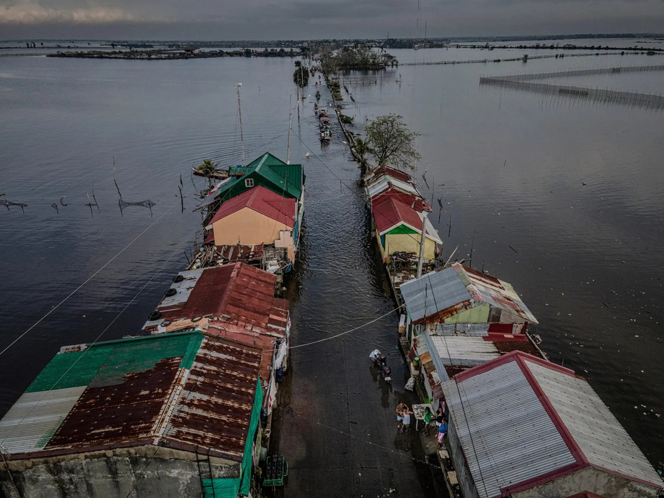 Philippines Faces Risks from Rising Seas and Sinking Land