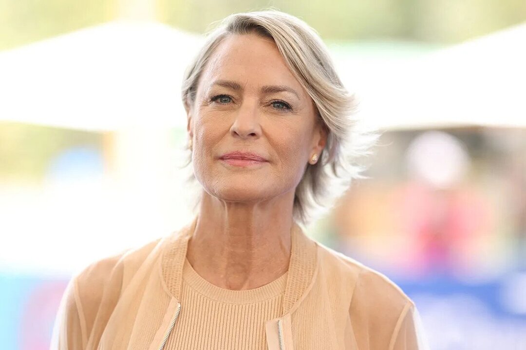 Robin Wright Praises Life in the United Kingdom