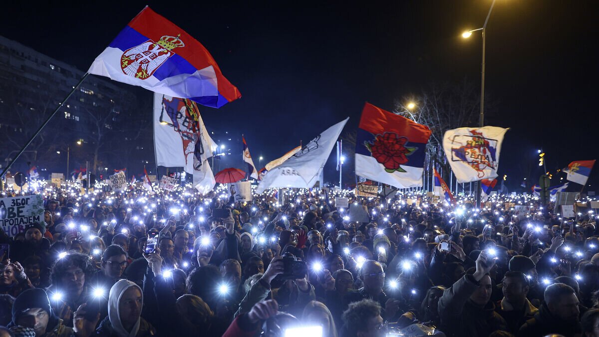 Serbian Students Stage Silent Anti-Corruption Protest