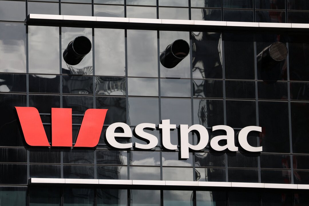 Westpac to Hire 350 Bankers to Expand Lending Market Share