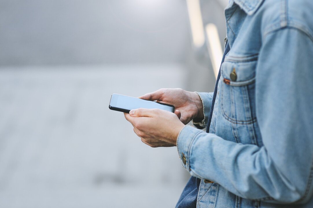 Australia Cracks Down on ‘Nudify’ and Stalking Apps