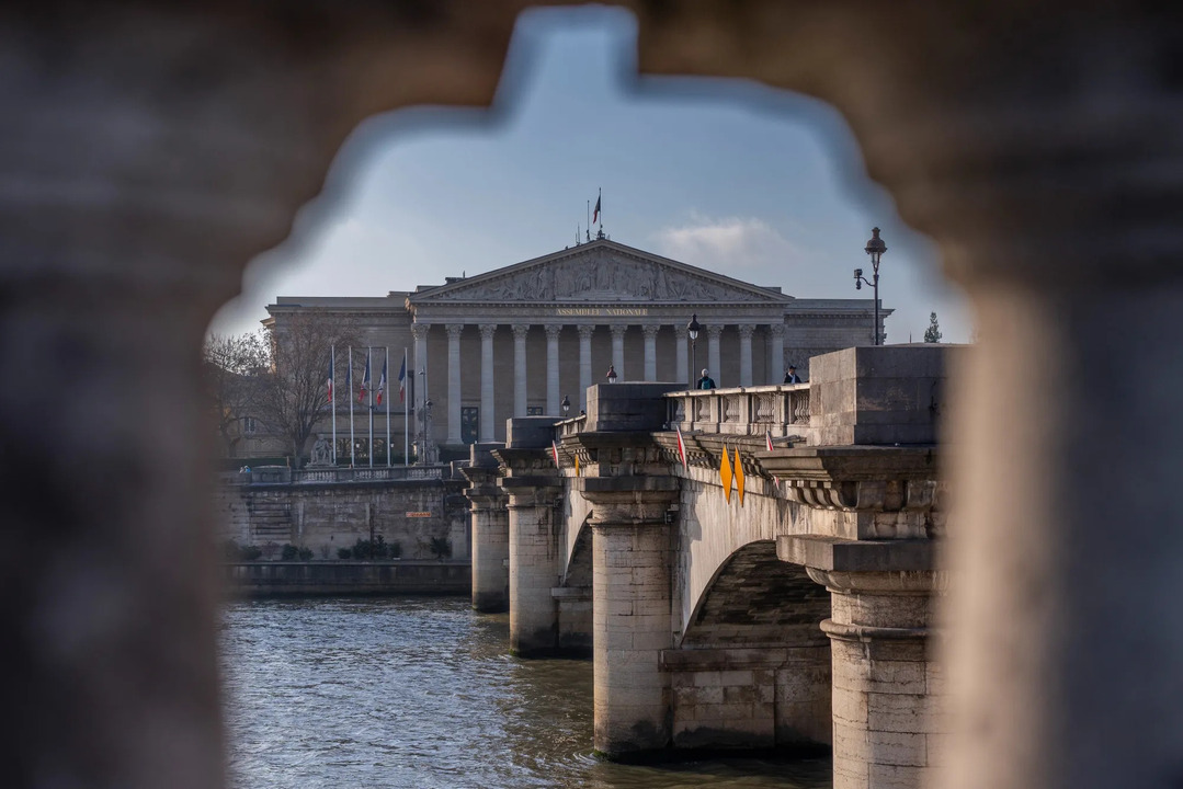 Analysts Warn of Risks in France’s Debt Crisis