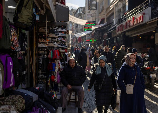 Turkiye's Economy Grows by 4.8% in Q2, Exceeding Expectations