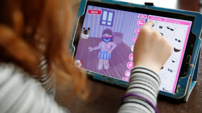 Saudi Arabia Orders Roblox to Suspend In-Game Chats