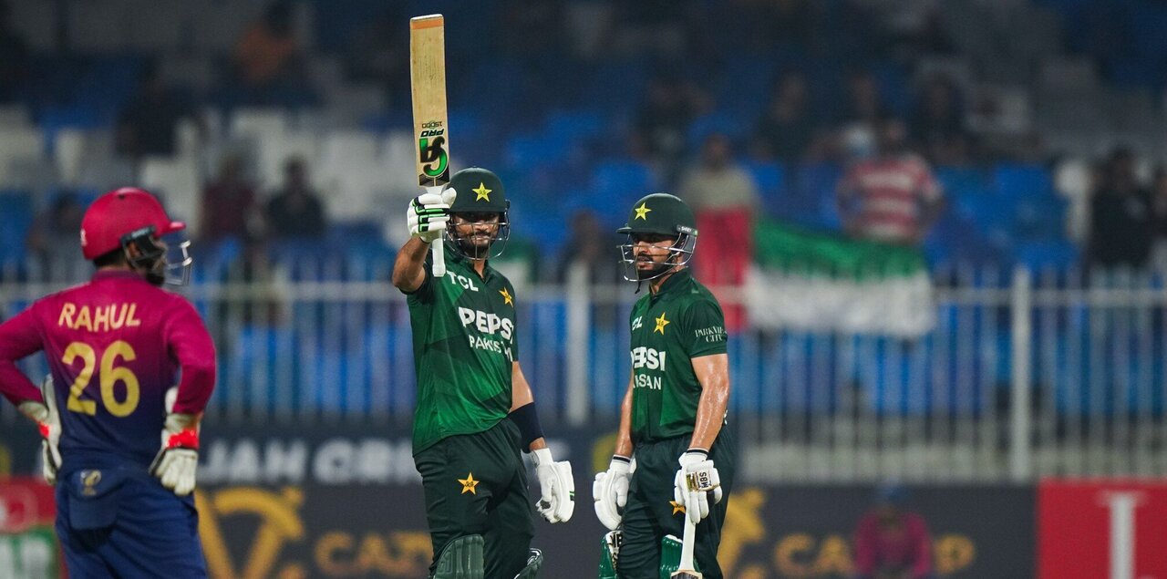 باكستان تتغلب على الإمارات في مباراة ثلاثية في T20
