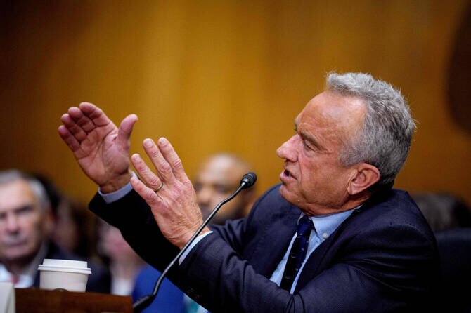 US Senators Clash with Health Secretary Over Vaccine Policy