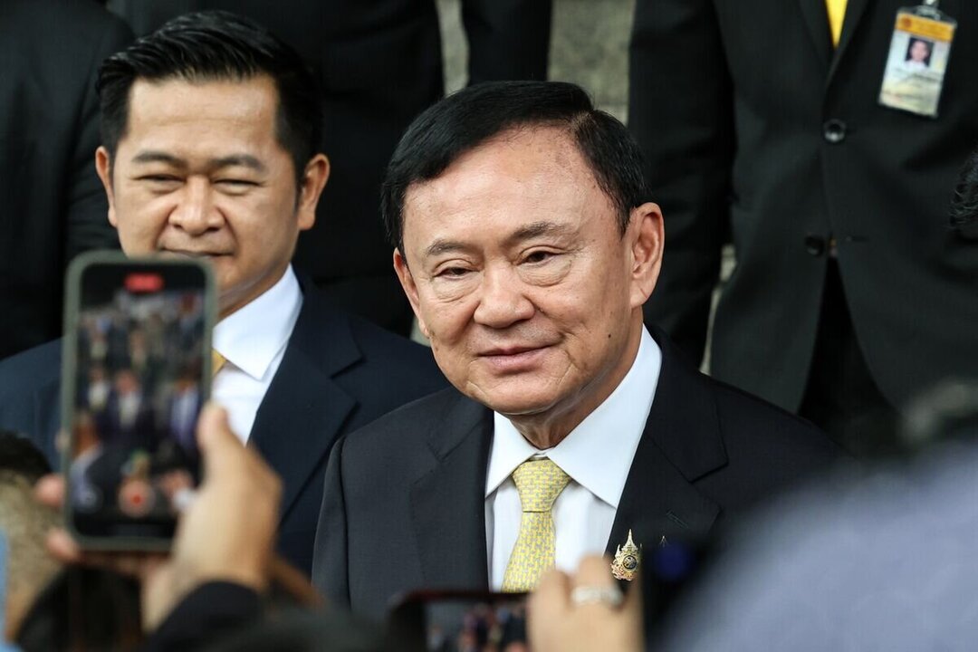 Former Thai Prime Minister Flees to Dubai