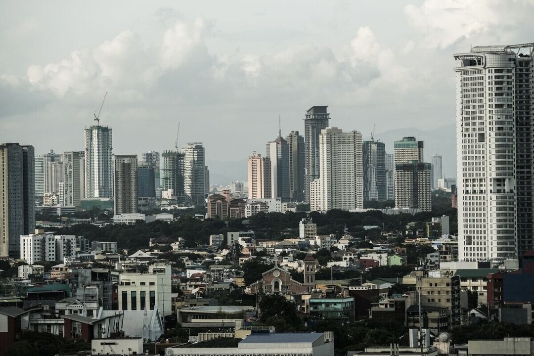 Philippines Grants 99-Year Land Lease to Attract Foreign Investment