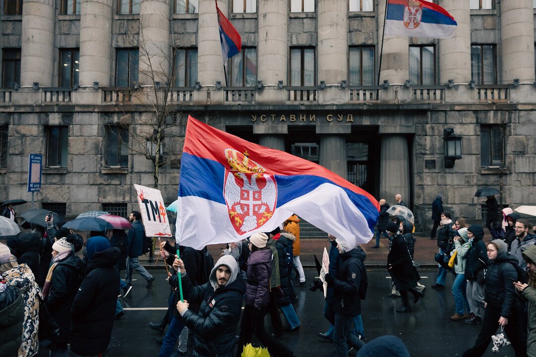 Evropska komisija kritikuje Srbiju zbog suzbijanja protesta