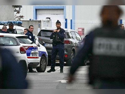 Attaque au couteau dans une école française fait deux blessés