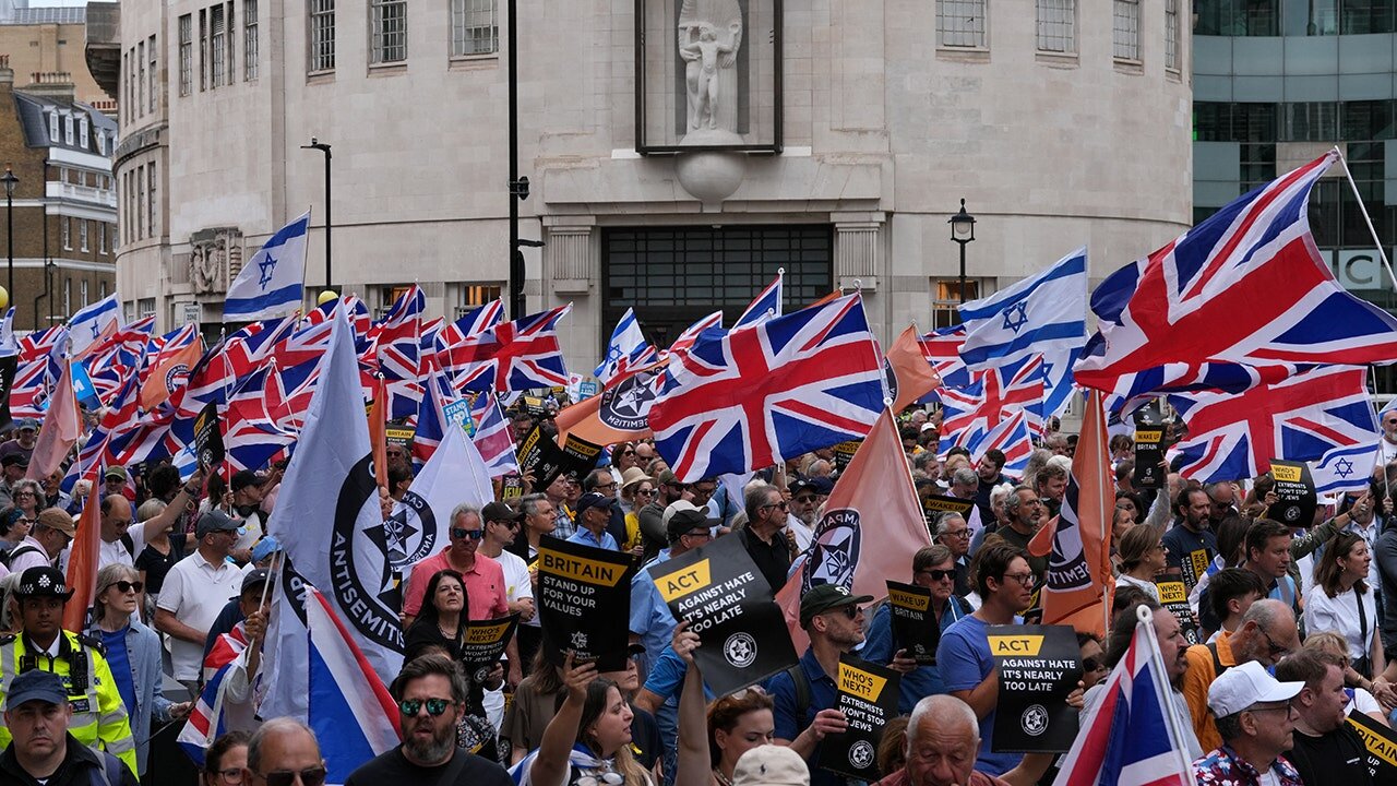 Watchdog Criticizes UK Response to Antisemitism Rally