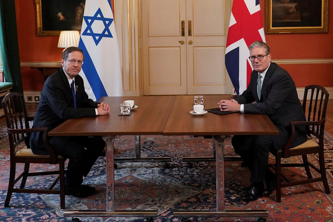 UK Prime Minister and Israeli President Clash in London Meeting