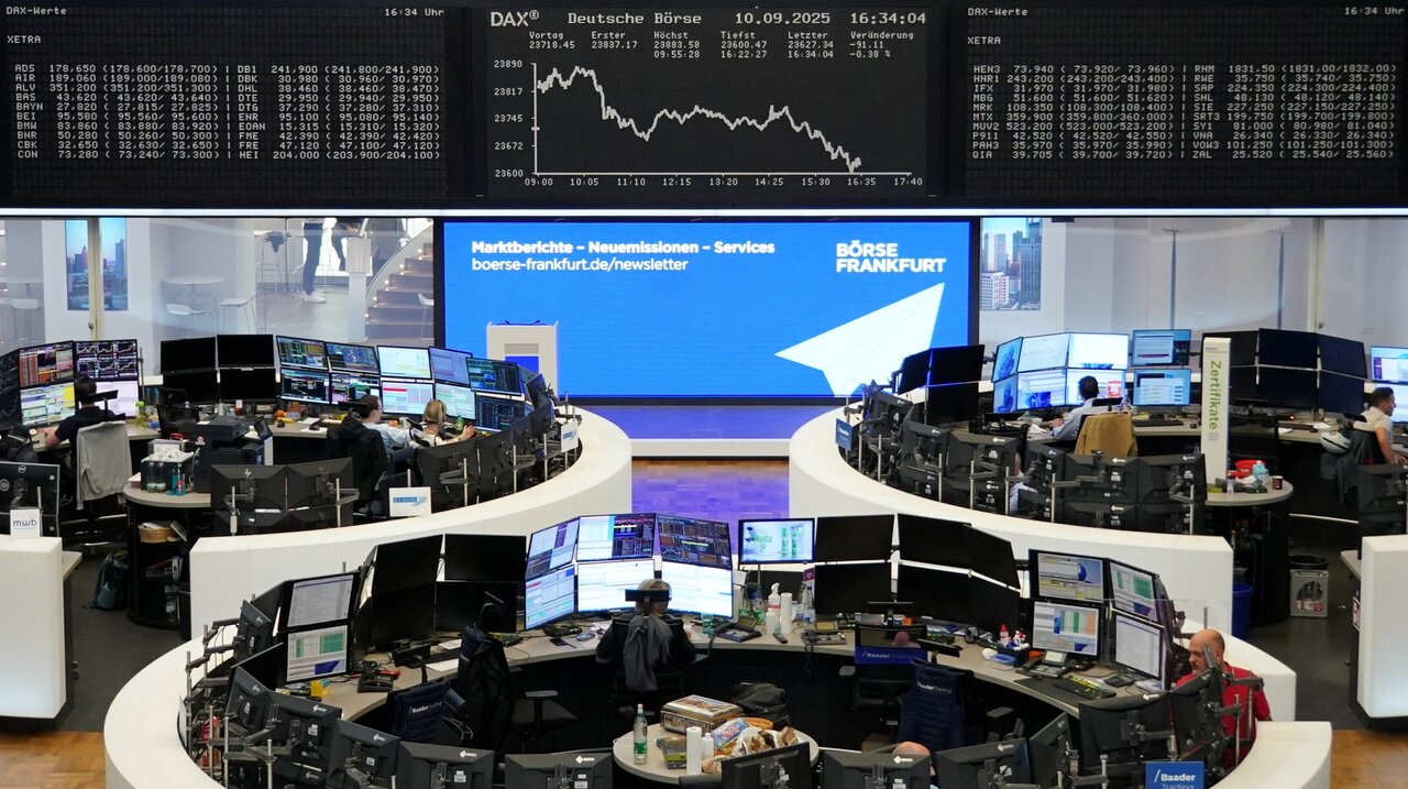 European Shares Slip as Healthcare Stocks Drag