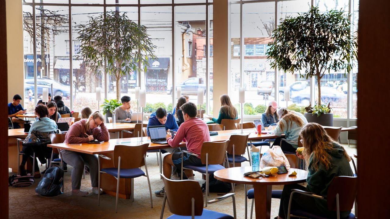 UK Reports Record-Breaking Student Enrollment