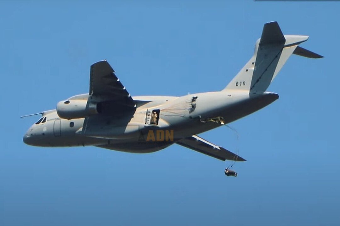 Hungarian Paratroopers Perform Jumps from Embraer KC-390