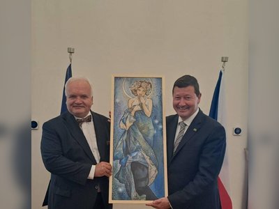 Czech Ambassador Donates Artwork to Villa Europa