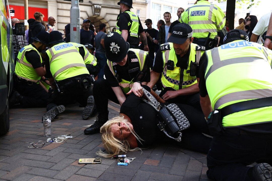 Far-Right Protest Exploits Political Climate in Britain