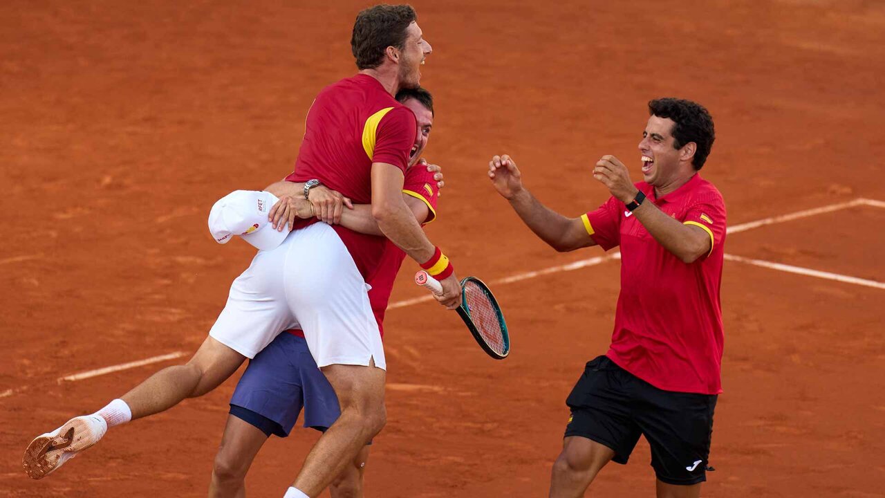 Martinez Leads Spain to Dramatic Davis Cup Victory