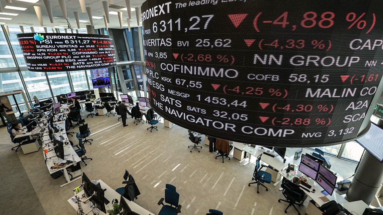 France Faces Rising Borrowing Costs After Fitch Downgrade