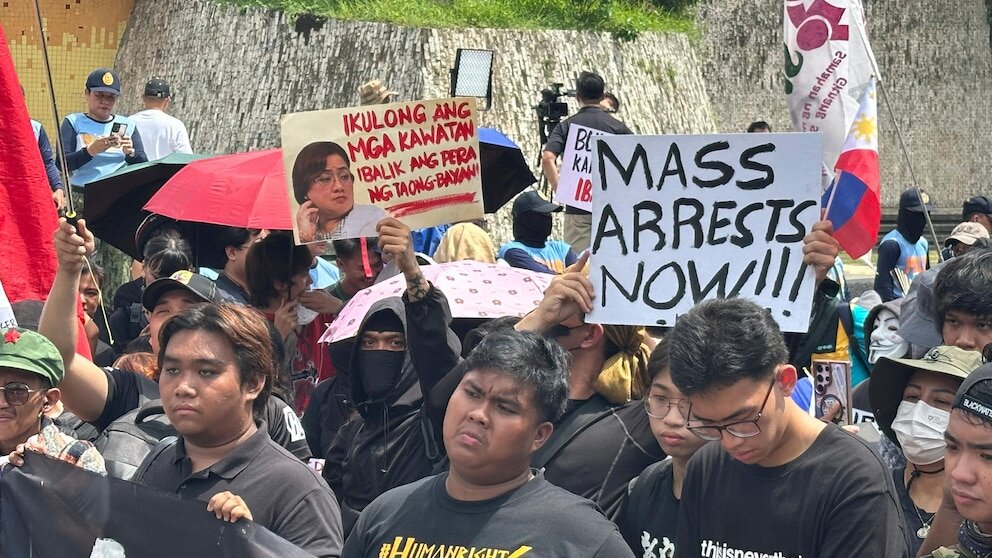 Philippine President Urges Peaceful Response to Corruption Outrage