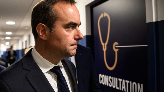 Lecornu Moves Slowly on Forming New French Government