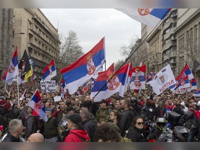 Protesti se povećavaju protiv populističkog predsednika Srbije