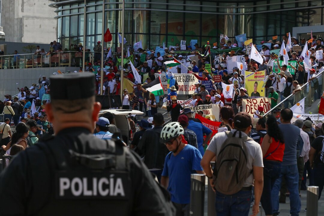 Protesters in El Salvador Demand Release of Human Rights Defenders