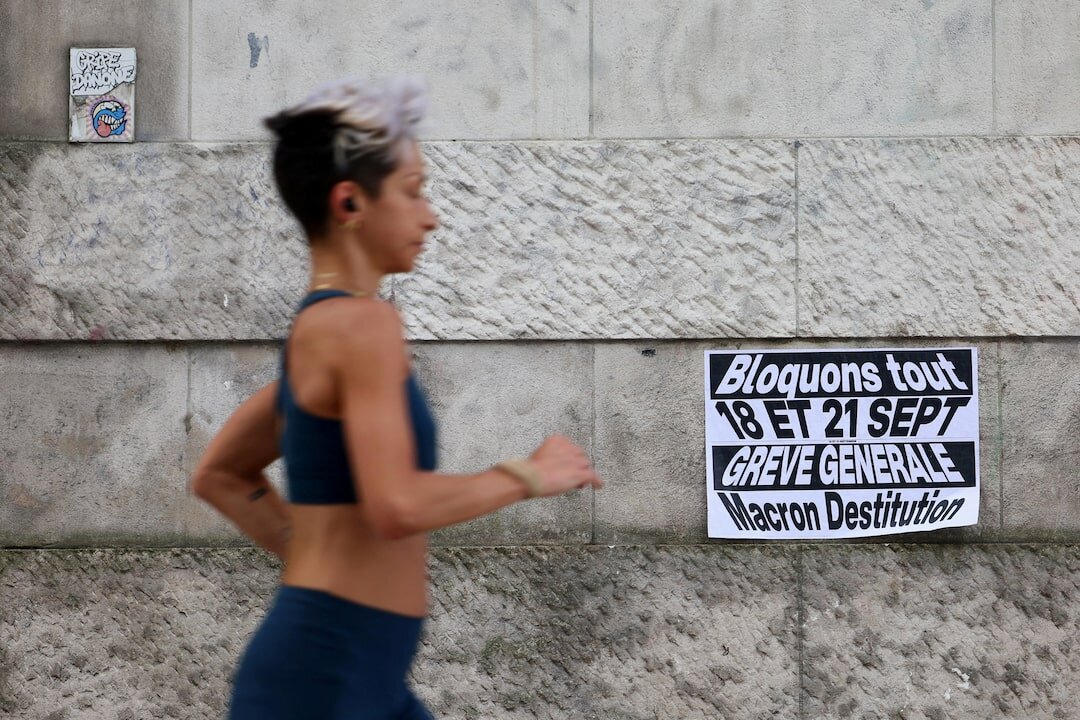 Les syndicats français mènent des grèves à l'échelle nationale contre l'austérité.