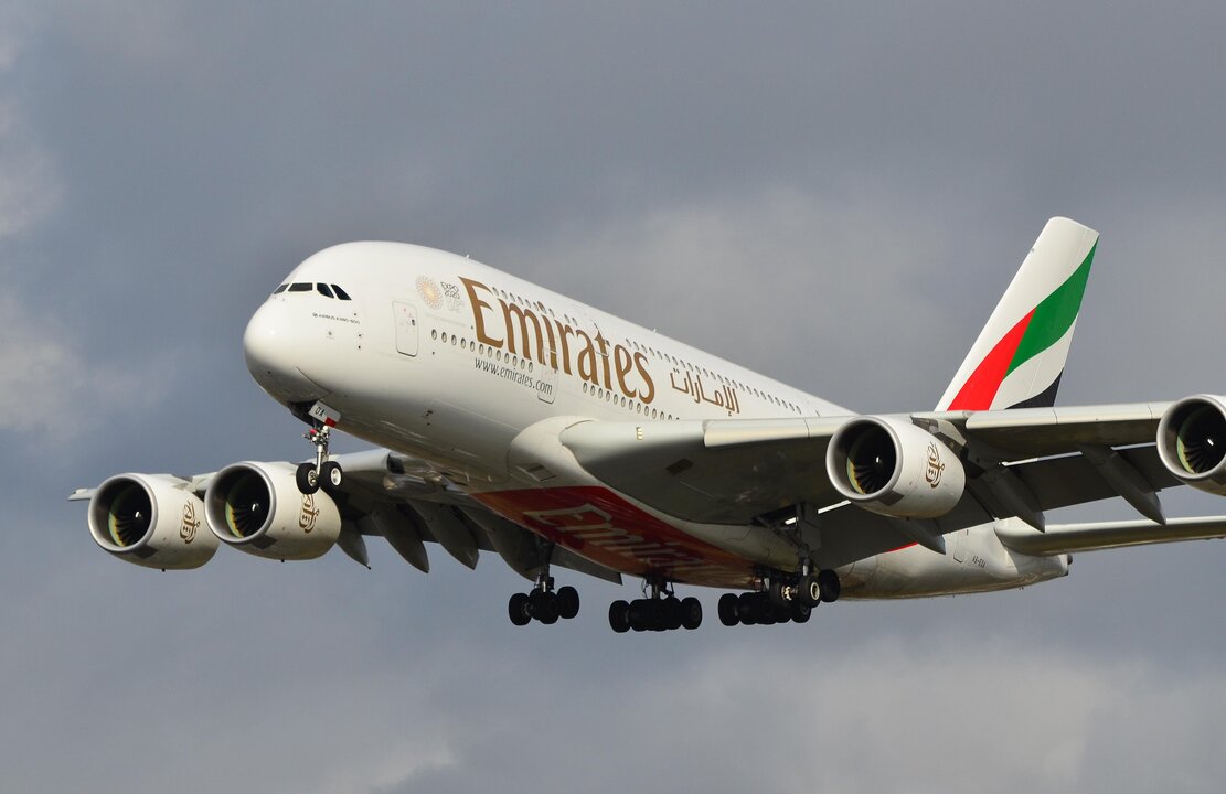 Emirates and Qatar Airways Dominate 2025 Global Air Traffic
