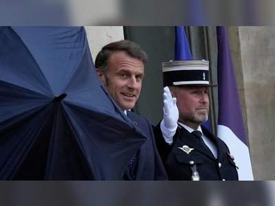 Macron fait face à une nouvelle controverse concernant le litige sur le drapeau palestinien.