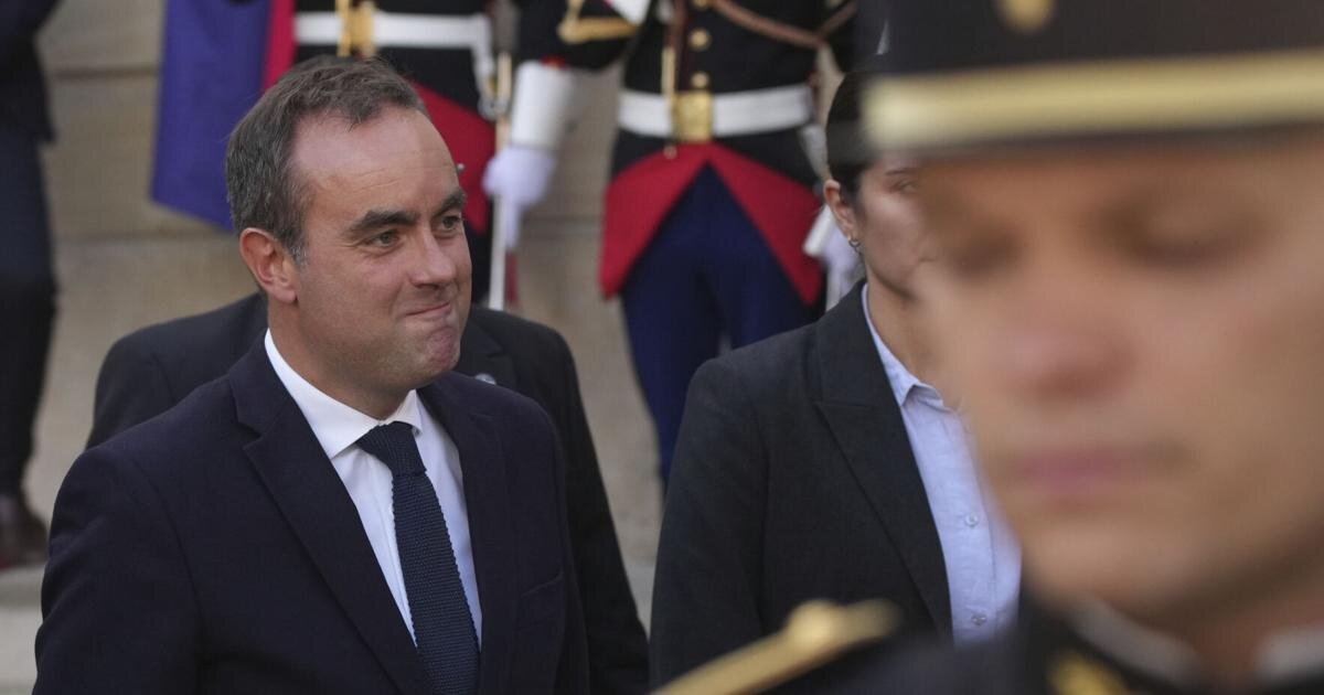 Des manifestations de masse défient le leadership de Macron.