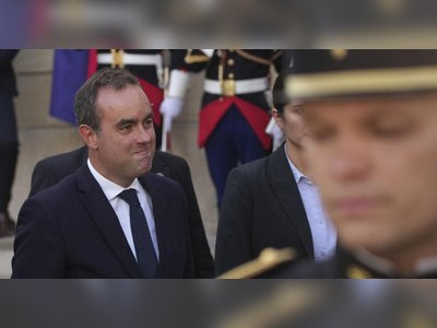 Des manifestations de masse défient le leadership de Macron.