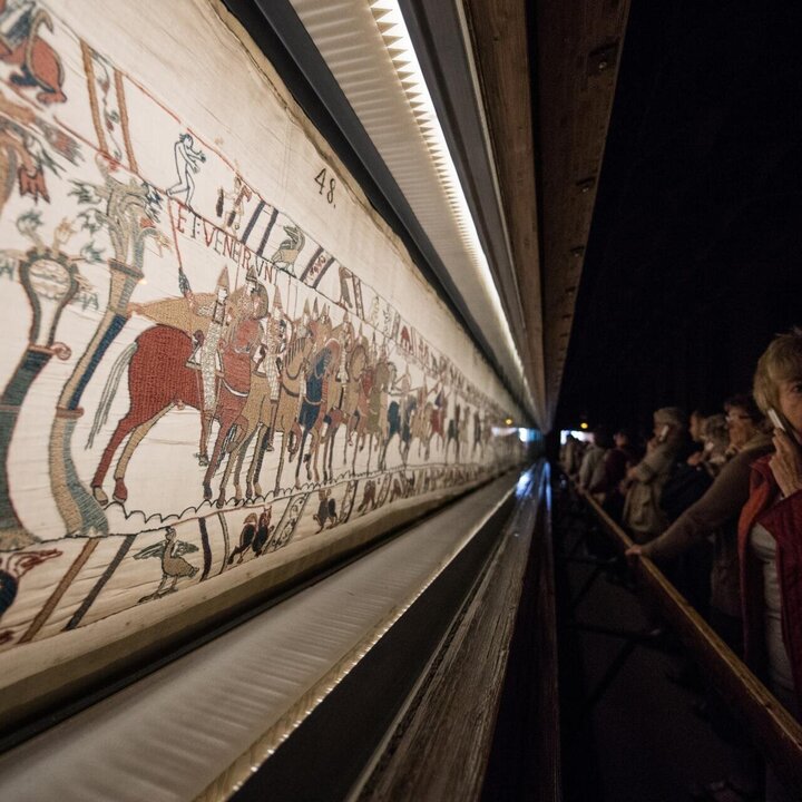 La Tapisserie de Bayeux quitte le musée avant un prêt au Royaume-Uni.