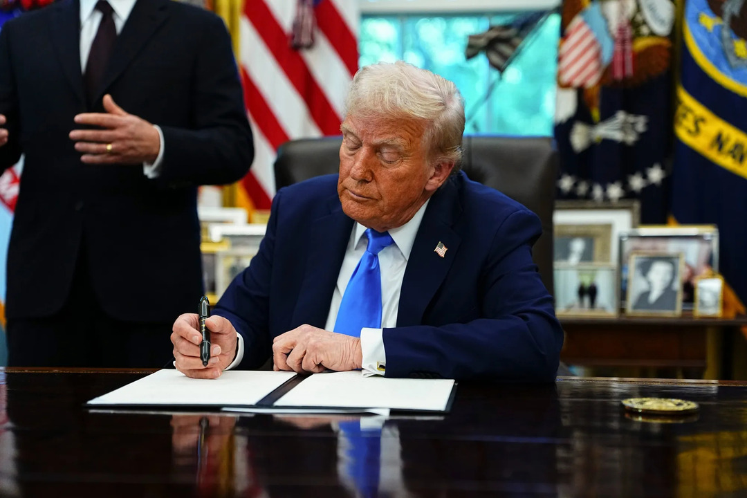 Trump’s H-1B Visa Fee Sparks Confusion on Dubai-Bound Flight