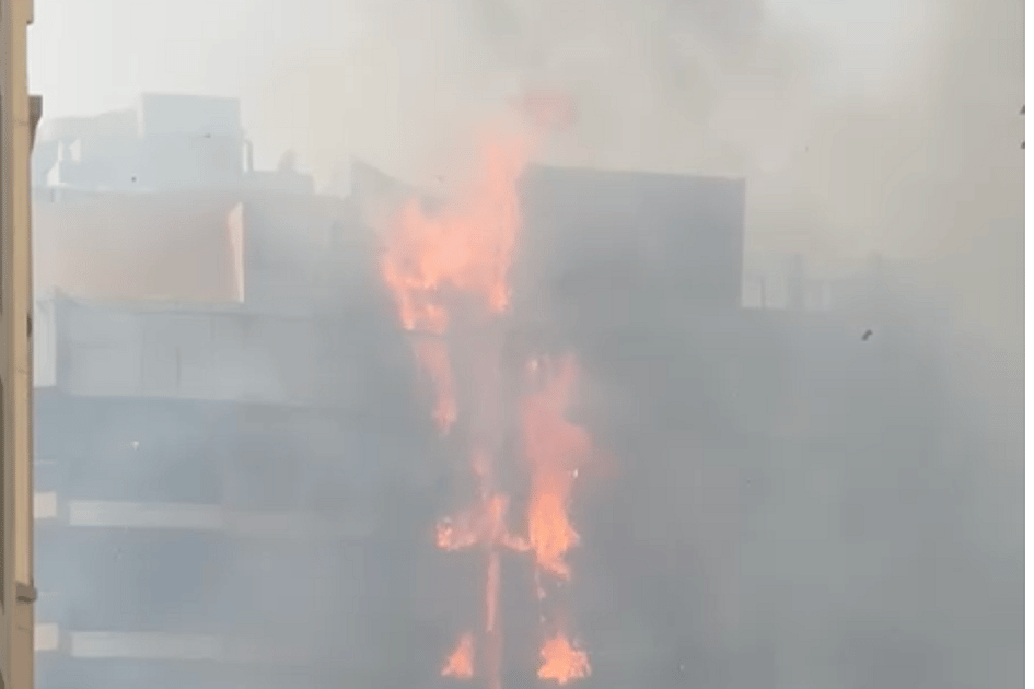 Dubai Firefighters Contain Blaze Near Mall of the Emirates
