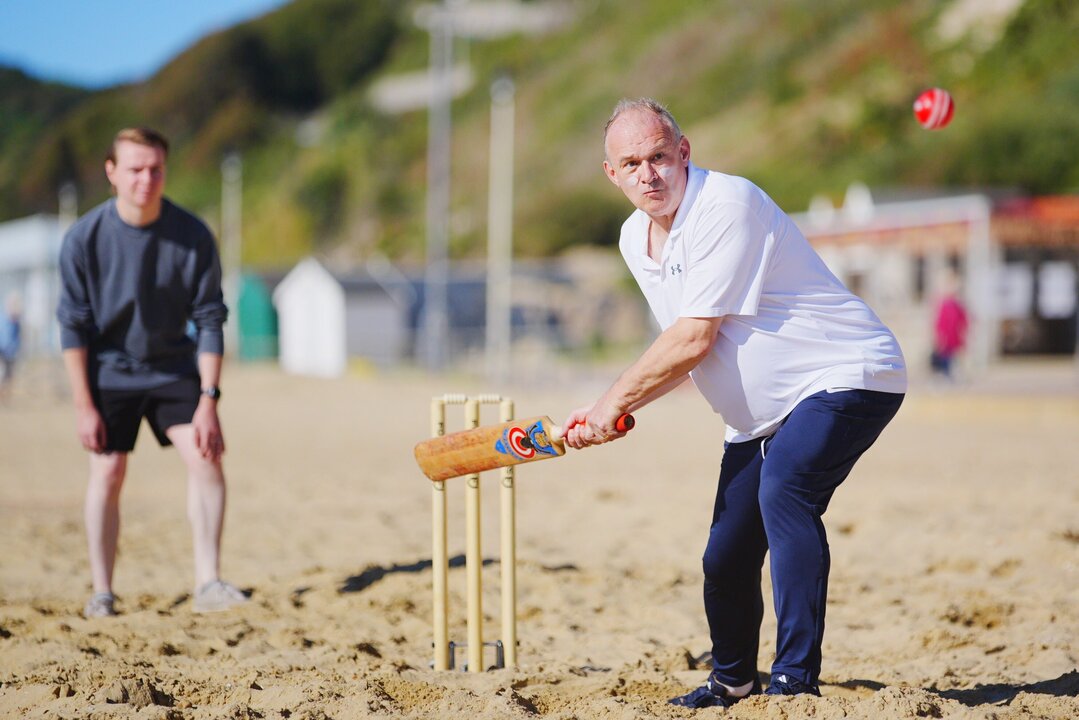 Farage Accused of Pushing US-Style Policies in Britain