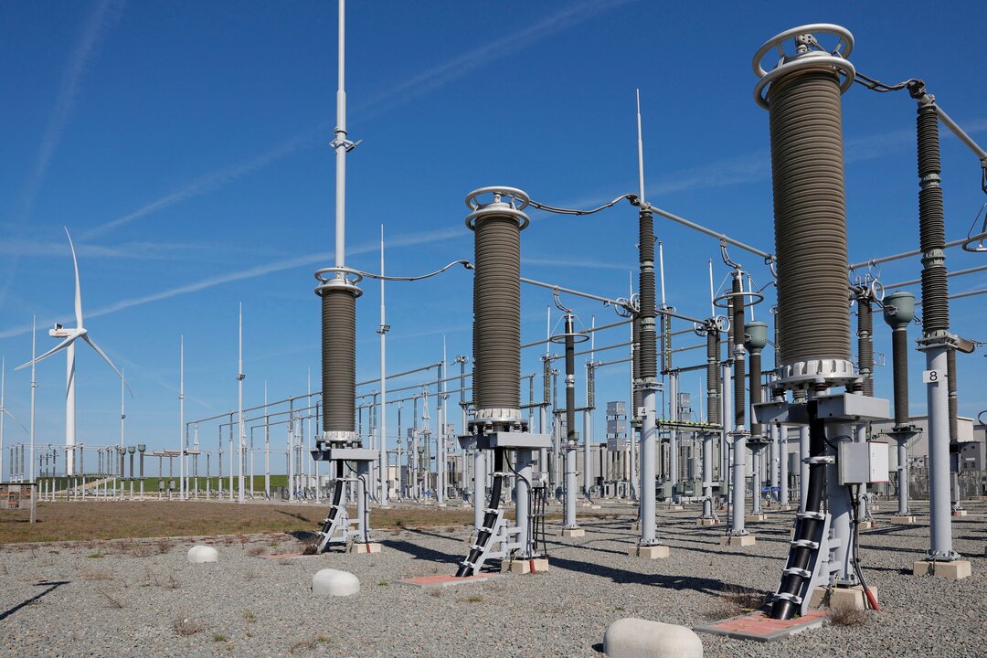 Dutch Government Sells Nearly Half of TenneT Germany for $11.3 Billion