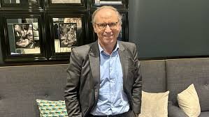 Former Microsoft France CEO Reflects on Break with Bill Gates