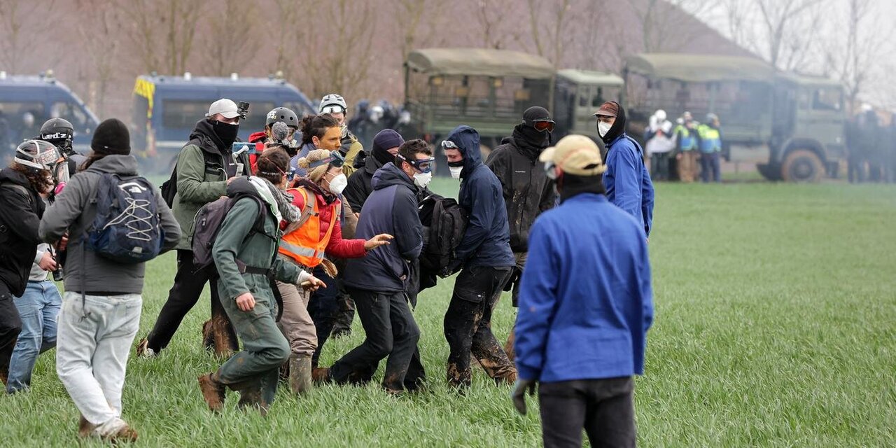 NGO Warns France Drifting Away from Democracy Since 2017