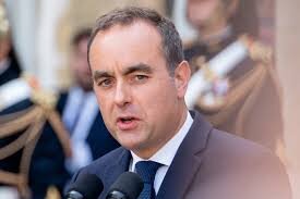 France’s Defense Minister Proposes Shift in Deficit Plans