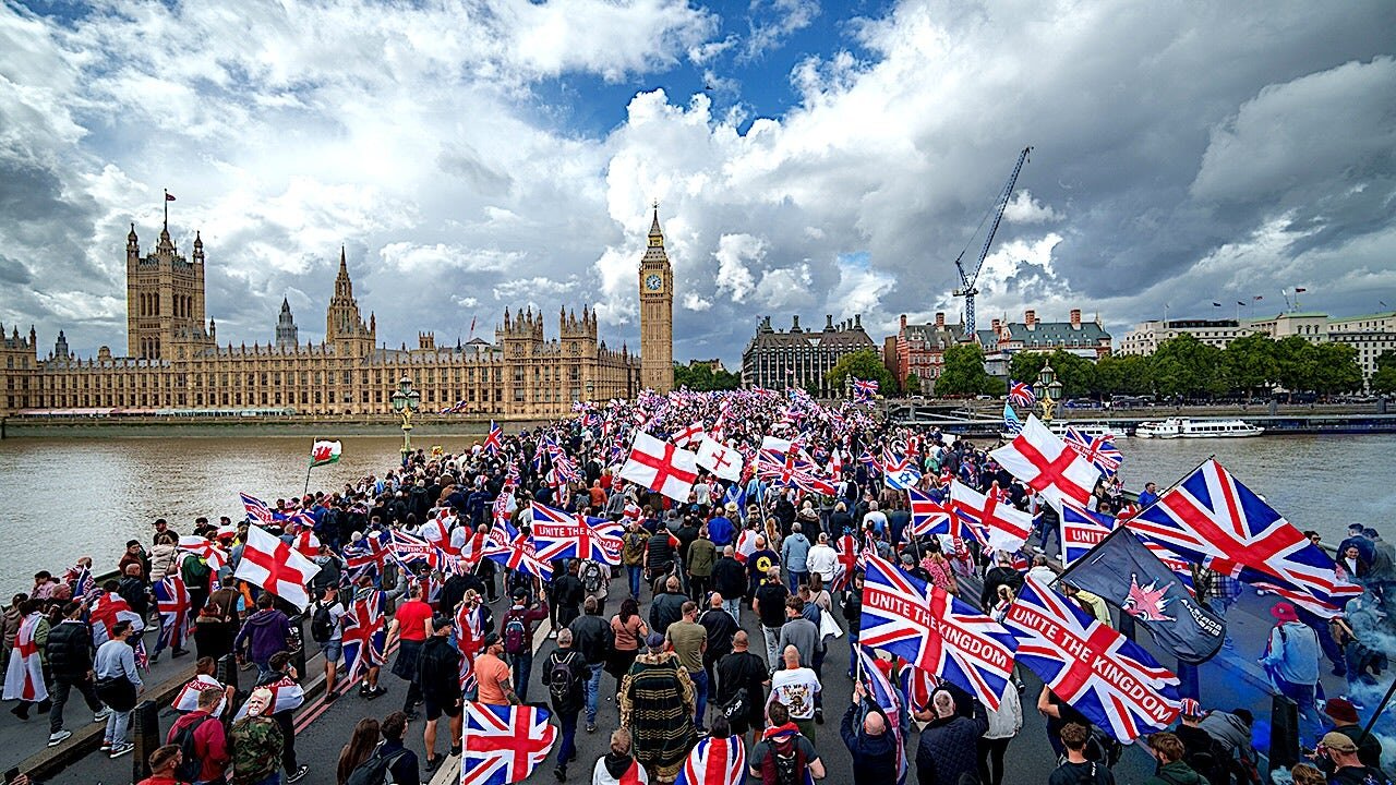 Elon Musk Backs UK Right-Wing Leader and Mocks Rival