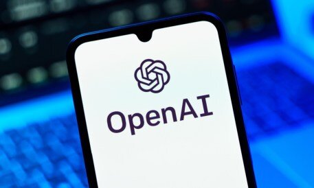 الرئيس التنفيذي لـ OpenAI يلتقي قادة الإمارات لتعزيز استراتيجية الذكاء الاصطناعي
