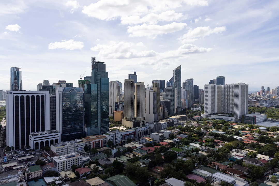 Philippines Freezes Bank Accounts in Corruption Probe