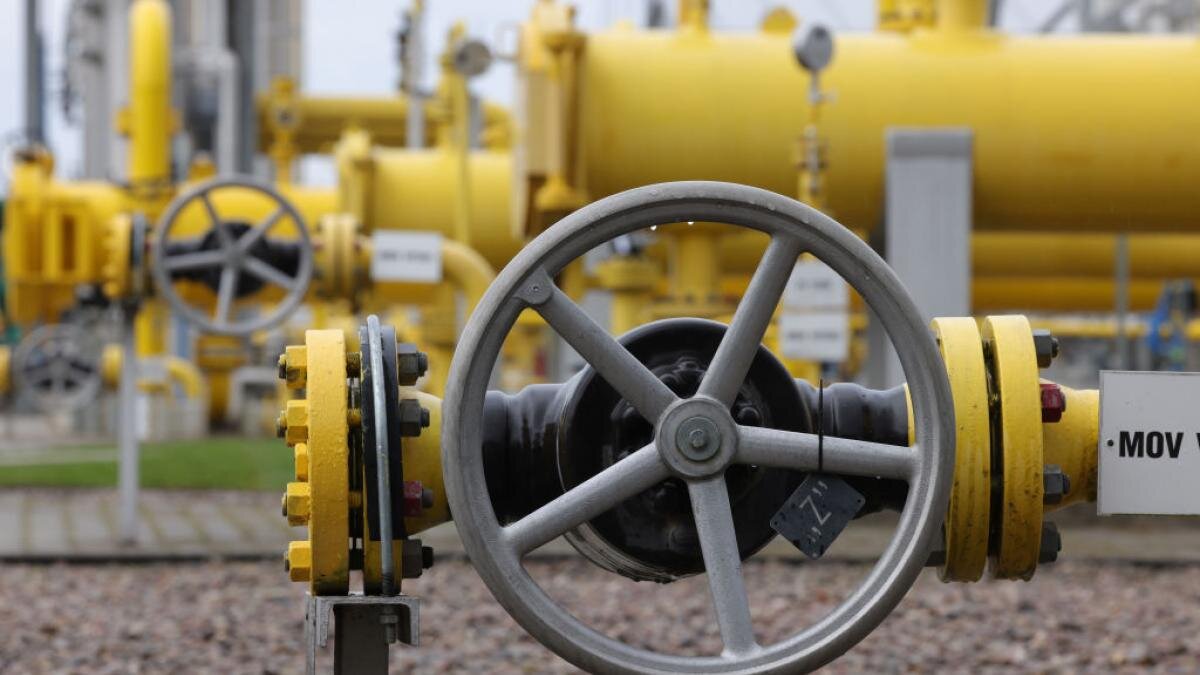 Italy Plans Gas Price Reductions