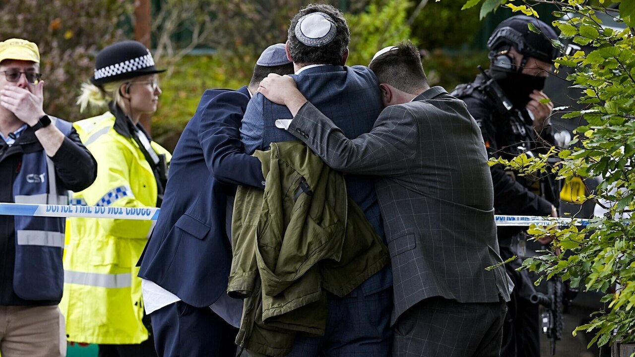 Manchester Synagogue Attack Leaves Two Dead on Yom Kippur