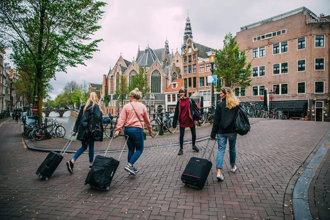 Amsterdam Residents Sue Authorities Over Mass Tourism