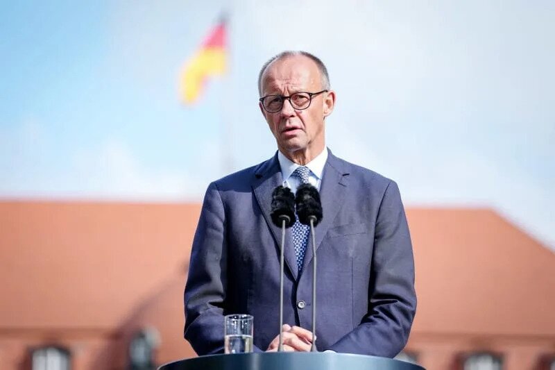 Chancellor Calls for Future-Oriented Germany on Unity Day