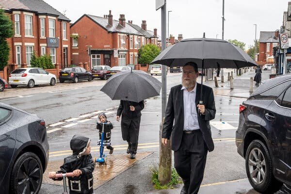 Timeline of Manchester Synagogue Attack Reveals Chaotic Scene
