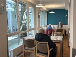 Germany’s Day Hospitals Expand to Blend Medical and Home-Based Care