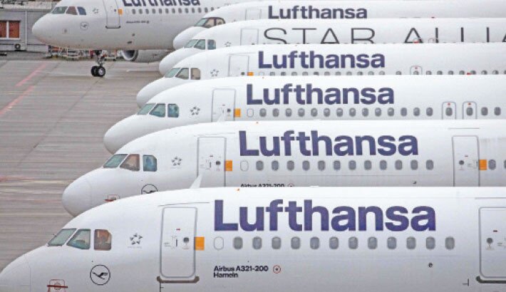 Lufthansa to Cut 4,000 Jobs Amid Mounting Financial Pressures